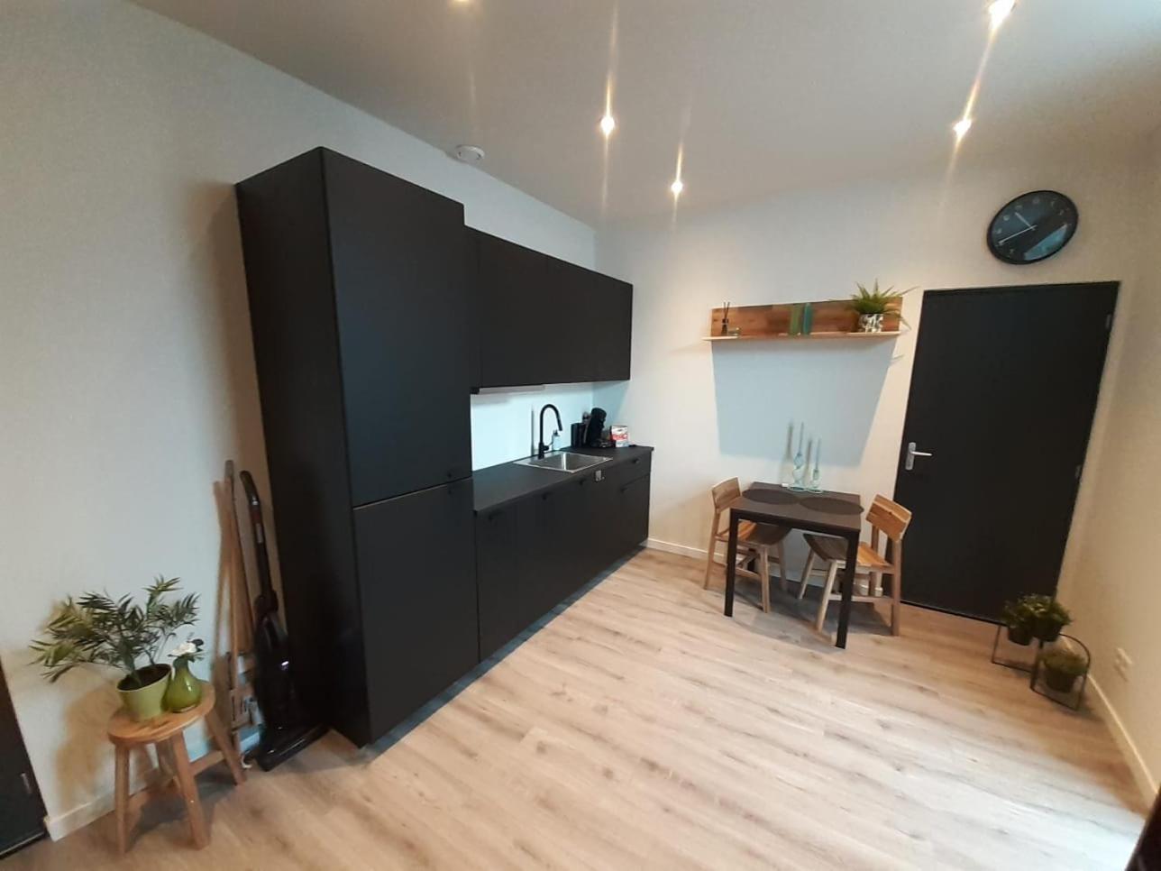Appartement Deluxe Tilburg Luaran gambar